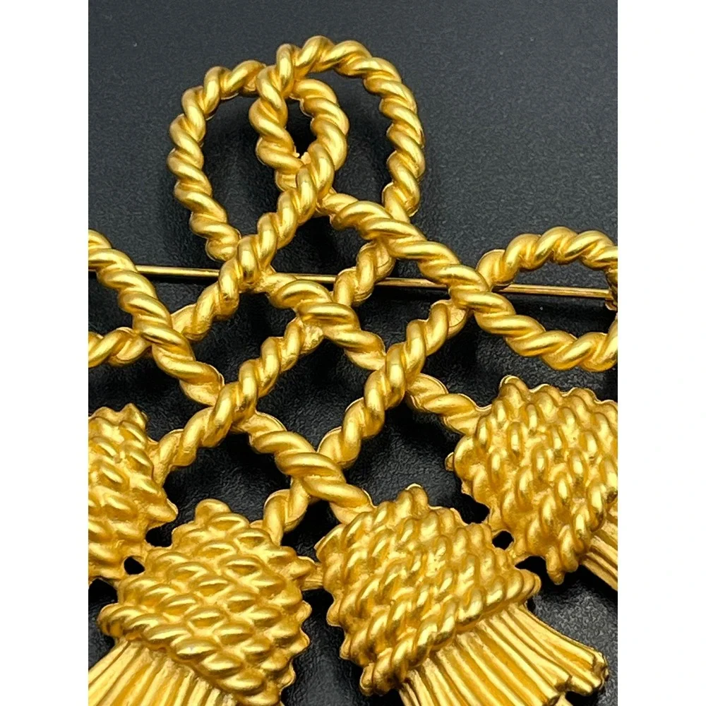 Vintage Gold Toned Twisted‎ Rope Knot Tassel Celtic Scottish Large Brooch Pin